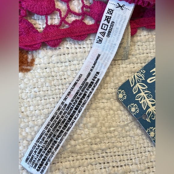 NWT 💘Free People MISS DAZIE floral lace crochet bralette MED Berry fuchsia pink - Picture 8 of 12